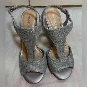 NWOT. Women’s Marbella Silver Glitter Formal Heels Size 6.5M